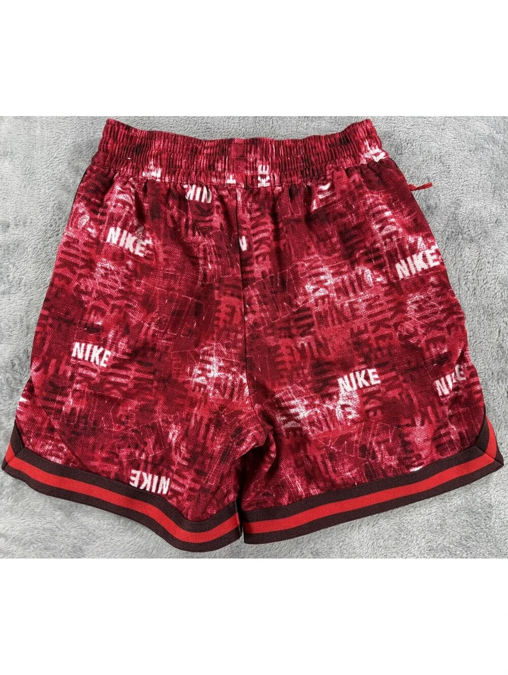 Nike Boys' DNA Dri-FIT Basketball Shorts University Red and White Design Large